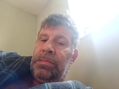 Snapshot of stud2512 chatting on June 10, 7:51 am stud2512 online show from June 10, 7:51 am