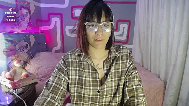 Snapshot of ElowenVirelle chatting on March 14, 2:50 am ElowenVirelle online show from March 14, 2:50 am