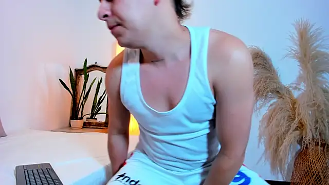 SamJoness  online show from February 28, 7:37 pm