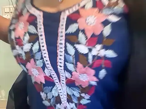 Avneet kaurr1 online show from March 8, 2:48 am