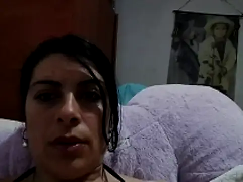 Snapshot of tefutbin3 chatting on May 19, 1:56 am tefutbin3 online show from May 19, 1:56 am