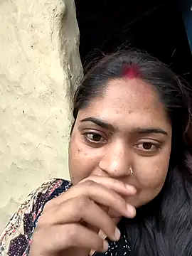 Snapshot of Aanushaka chatting on April 29, 1:32 am Aanushaka online show from April 29, 1:32 am