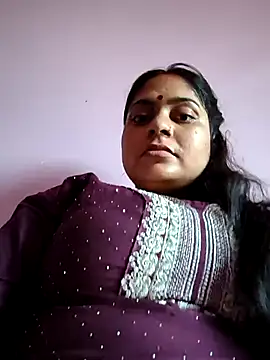 Snapshot of Aanushaka chatting on May 7, 12:38 am Aanushaka online show from May 7, 12:38 am