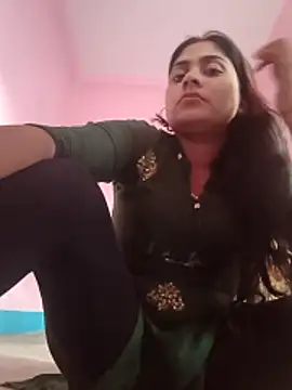 Snapshot of Aanushaka chatting on May 9, 12:27 am Aanushaka online show from May 9, 12:27 am