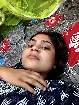 Snapshot of Aanushaka chatting on May 10, 12:27 am Aanushaka online show from May 10, 12:27 am