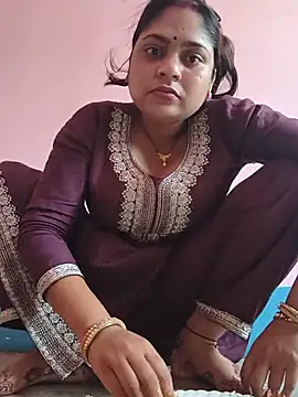 Snapshot of Aanushaka chatting on May 24, 10:20 am Aanushaka online show from May 24, 10:20 am