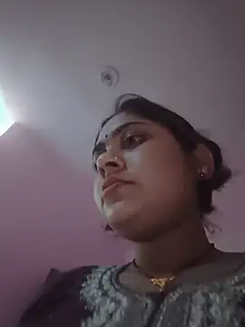 Snapshot of Aanushaka chatting on May 24, 11:32 pm Aanushaka online show from May 24, 11:32 pm