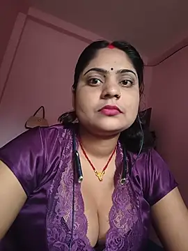 Snapshot of Aanushaka chatting on May 27, 3:25 am Aanushaka online show from May 27, 3:25 am