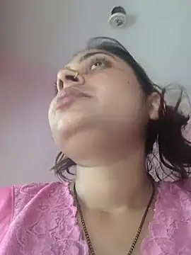 Snapshot of Aanushaka chatting on June 1, 2:46 am Aanushaka online show from June 1, 2:46 am