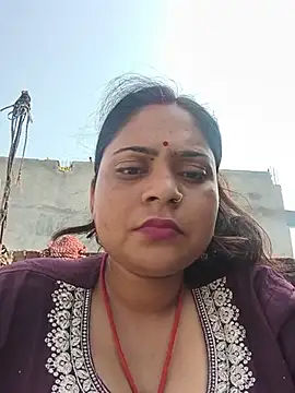 Snapshot of Aanushaka chatting on June 16, 10:18 am Aanushaka online show from June 16, 10:18 am