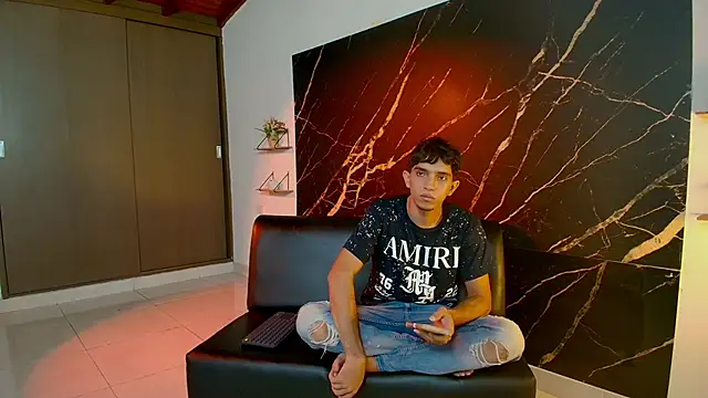 Snapshot of thiago_moreno chatting on February 28, 12:28 pm thiago moreno online show from February 28, 12:28 pm