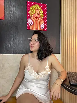 Snapshot of DALIILA_ chatting on March 2, 2:13 pm DALIILA online show from March 2, 2:13 pm