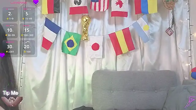 Snapshot of LeanaMaturee chatting on July 1, 1:13 pm LeanaMaturee online show from July 1, 1:13 pm