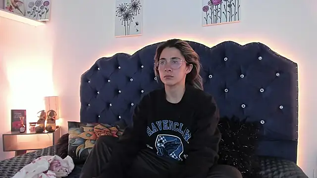 SaraRoadess online show from February 27, 9:37 pm