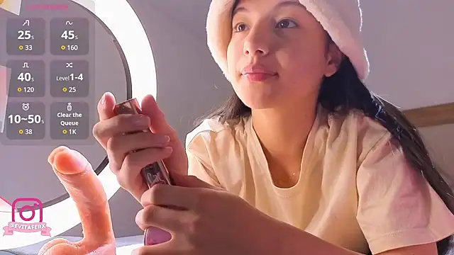 eva depp  online show from April 6, 10:16 am