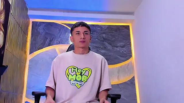 Matheus Ic  online show from February 22, 6:17 pm