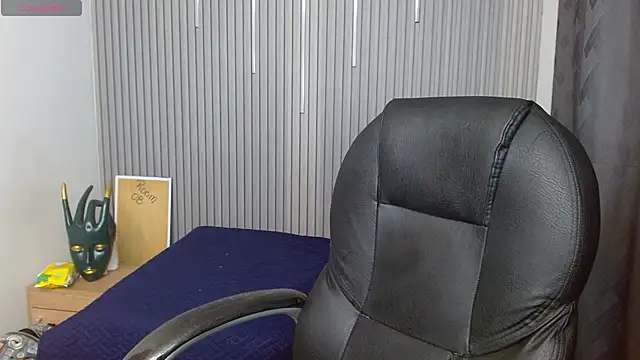 Julian Smith21 online show from April 16, 3:18 am