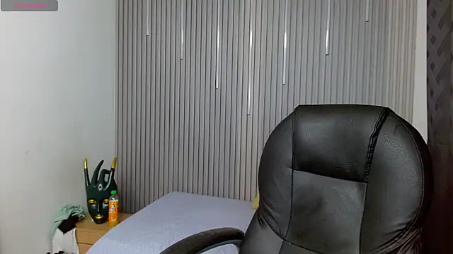 Snapshot of Julian_Smith21 chatting on April 20, 3:31 am Julian Smith21 online show from April 20, 3:31 am
