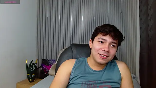 Snapshot of Julian_Smith21 chatting on May 6, 1:36 am Julian Smith21 online show from May 6, 1:36 am