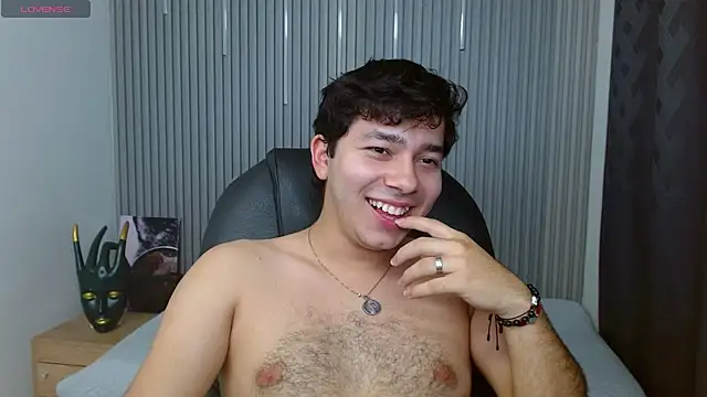 Snapshot of Julian_Smith21 chatting on May 8, 4:51 am Julian Smith21 online show from May 8, 4:51 am