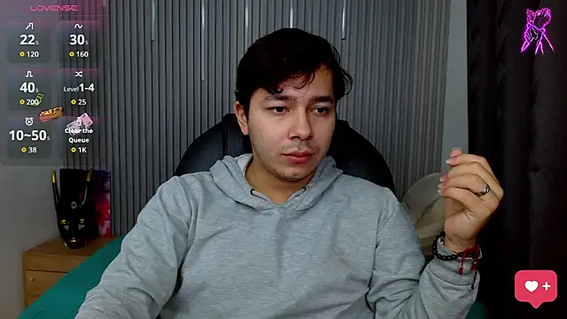 Snapshot of Julian_Smith21 chatting on May 10, 5:23 am Julian Smith21 online show from May 10, 5:23 am