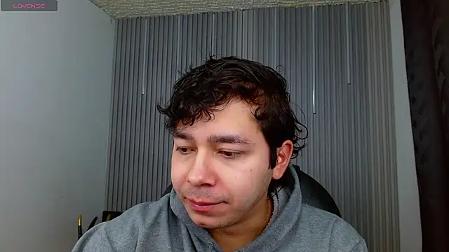 Snapshot of Julian_Smith21 chatting on May 14, 3:35 am Julian Smith21 online show from May 14, 3:35 am
