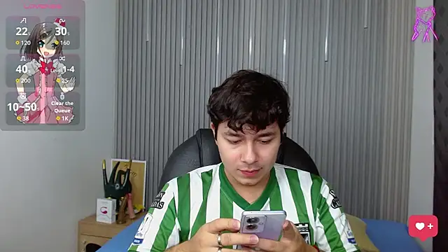 Snapshot of Julian_Smith21 chatting on May 17, 12:30 am Julian Smith21 online show from May 17, 12:30 am