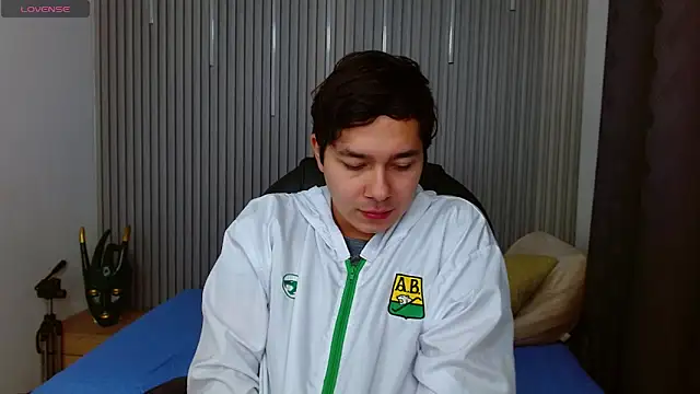 Snapshot of Julian_Smith21 chatting on May 21, 5:14 am Julian Smith21 online show from May 21, 5:14 am