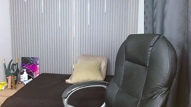 Snapshot of Julian_Smith21 chatting on June 5, 2:51 am Julian Smith21 online show from June 5, 2:51 am