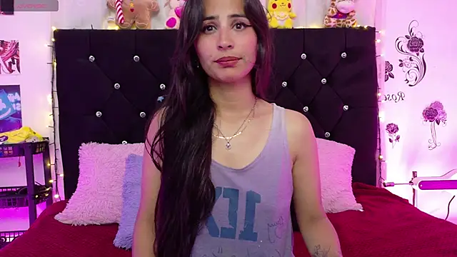 Snapshot of rose_sexy_smiley chatting on February 23, 2:20 am rose sexy smiley online show from February 23, 2:20 am