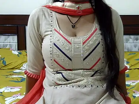 Snapshot of cute_momo_love chatting on February 23, 8:44 am cute momo love online show from February 23, 8:44 am