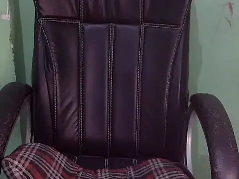 cute momo love online show from April 21, 5:14 am