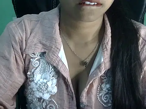 cute momo love online show from April 27, 6:00 am