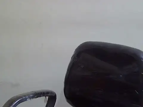 Snapshot of cute_momo_love chatting on May 22, 5:36 am cute momo love online show from May 22, 5:36 am
