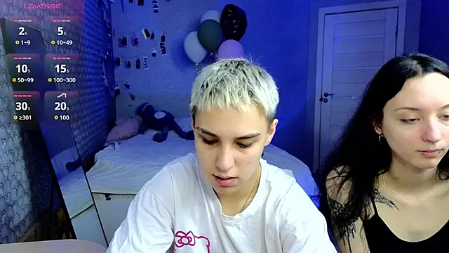 LuxuryLoverss online show from April 12, 11:15 am