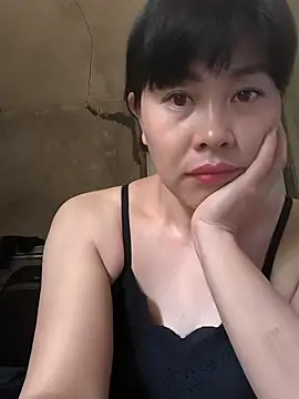 Snapshot of juicy-milu chatting on June 8, 2:12 am juicy-milu online show from June 8, 2:12 am