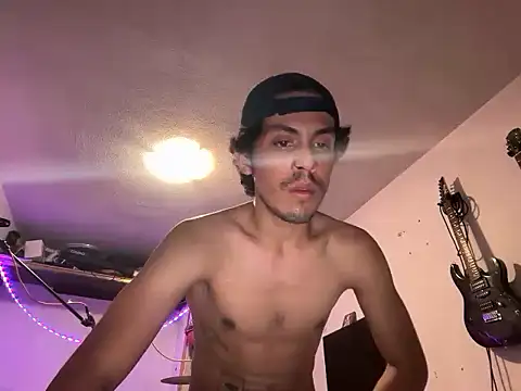 putitalUISA online show from April 15, 8:32 am