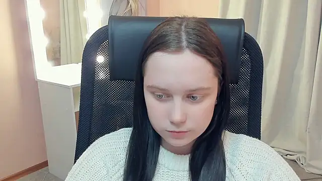 Snapshot of LynnaNull chatting on February 24, 1:20 pm LynnaNull online show from February 24, 1:20 pm