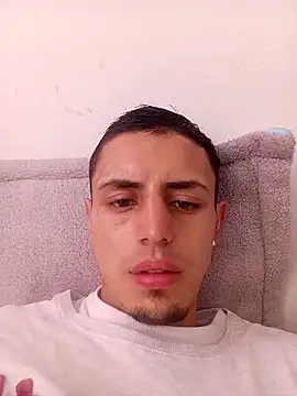Snapshot of Cristianramos199 chatting on February 22, 4:49 pm Cristianramos199 online show from February 22, 4:49 pm