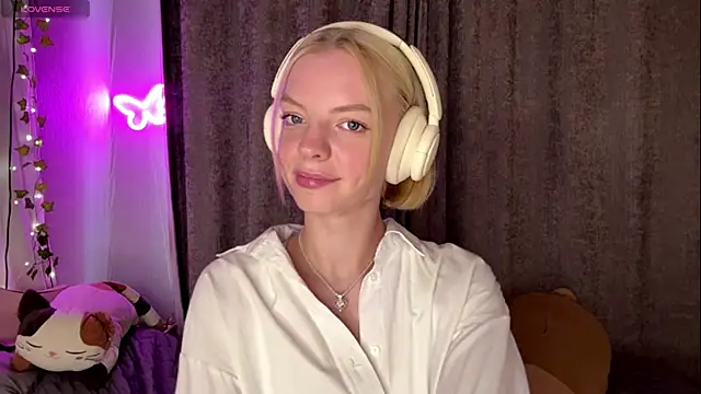 Snapshot of Marry_Sornatiko chatting on July 27, 4:25 pm Marry Sornatiko online show from July 27, 4:25 pm