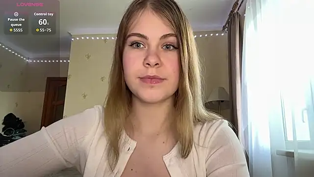 Snapshot of Amy_Maev chatting on April 23, 12:29 pm Amy Maev online show from April 23, 12:29 pm
