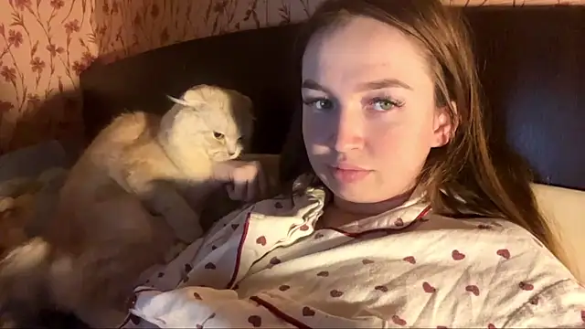 Hanna  Montanna online show from February 28, 3:13 pm