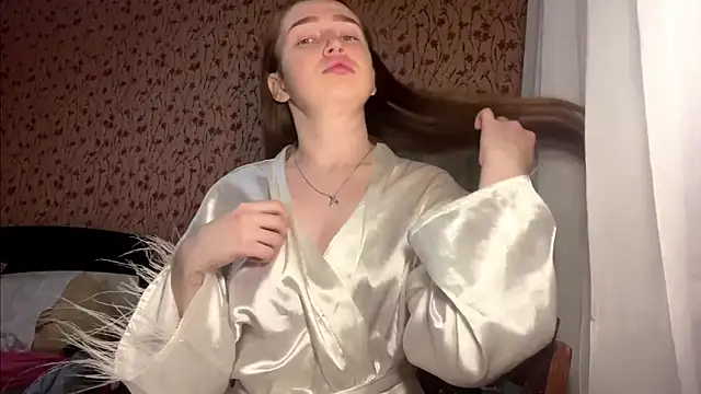 Hanna  Montanna online show from March 31, 3:45 pm