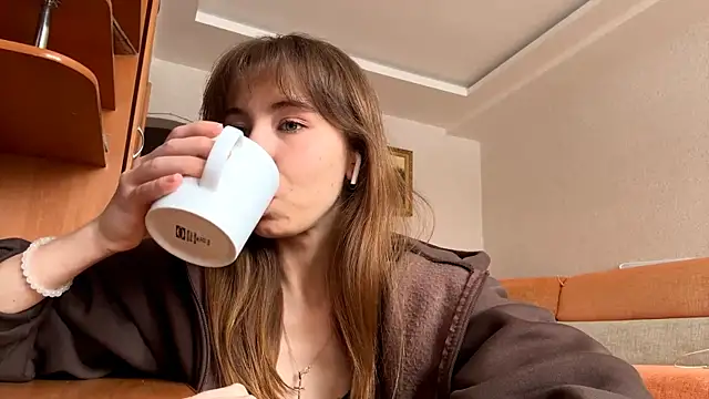 Snapshot of SerenaHawthorne chatting on March 3, 9:48 am SerenaHawthorne online show from March 3, 9:48 am