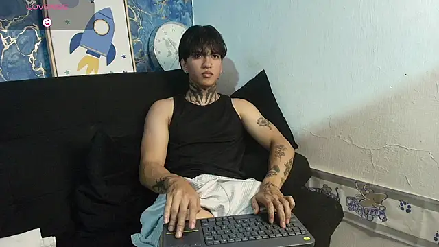 Snapshot of Tessarion_Black chatting on June 1, 6:37 am Tessarion Black online show from June 1, 6:37 am