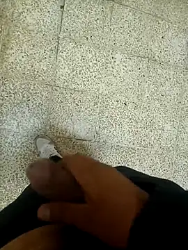 Snapshot of VelascoBr chatting on March 11, 12:27 am VelascoBr online show from March 11, 12:27 am