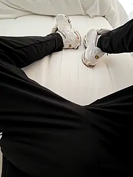 Snapshot of Kiffeur2Tn chatting on March 5, 8:10 am Kiffeur2Tn online show from March 5, 8:10 am