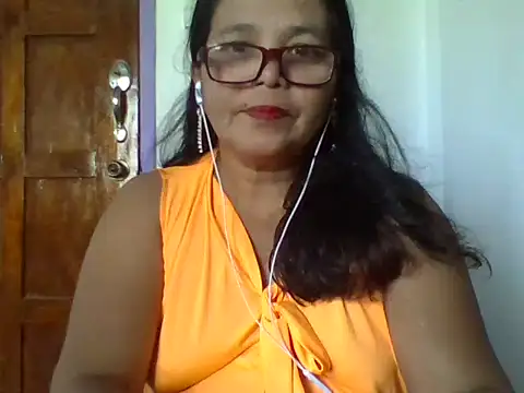 Snapshot of Flowerblossom123 chatting on April 29, 5:33 am Flowerblossom123 online show from April 29, 5:33 am