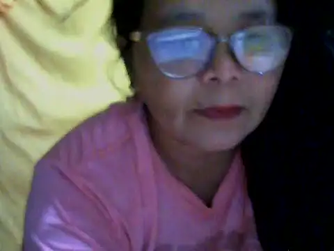 Snapshot of Flowerblossom123 chatting on May 22, 4:01 pm Flowerblossom123 online show from May 22, 4:01 pm