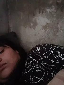 Snapshot of Orianamzn21 chatting on July 6, 3:58 pm Orianamzn21 online show from July 6, 3:58 pm
